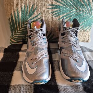 Nike LeBron XIII 13 Hologram Blue Lagoon Grey 807219-014 Size 11